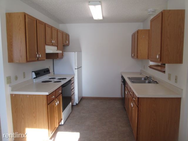 Foto principal - 718 Great Plains Ct