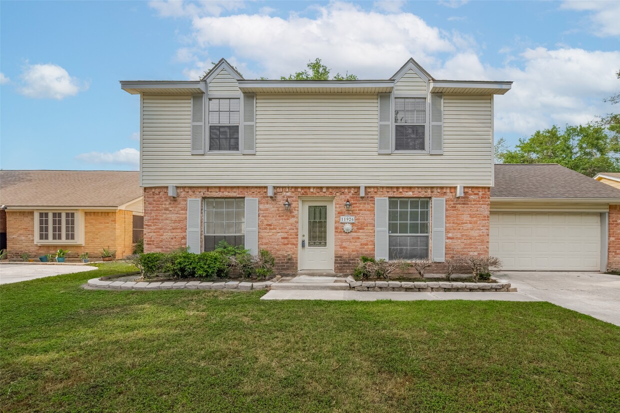 Primary Photo - 11926 Osage Park Dr