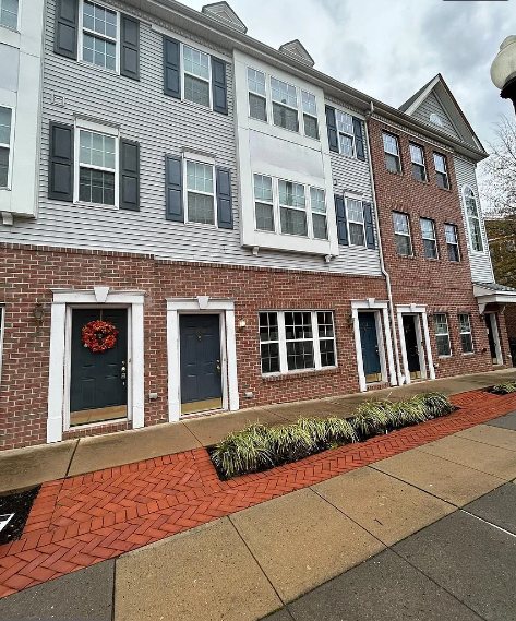 Building Photo - 1050 Lamberton St