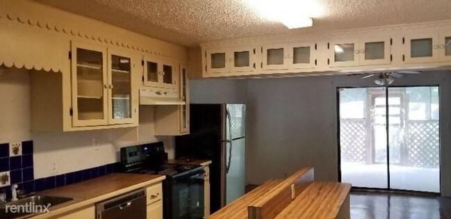 Building Photo - 2 br, 1.5 bath House - 116 Beechridge