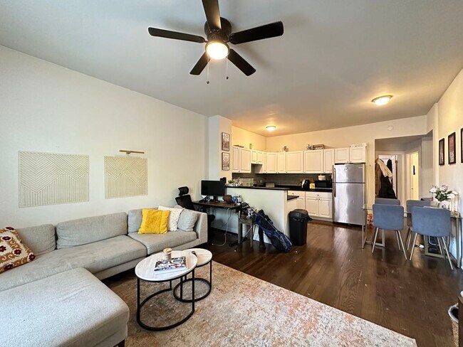 Foto del edificio - 2907 N Mildred Ave