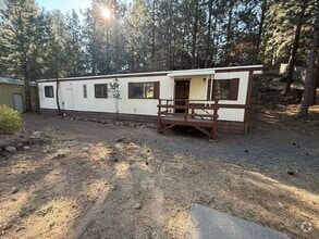 Building Photo - 1122 NW Stannium Rd