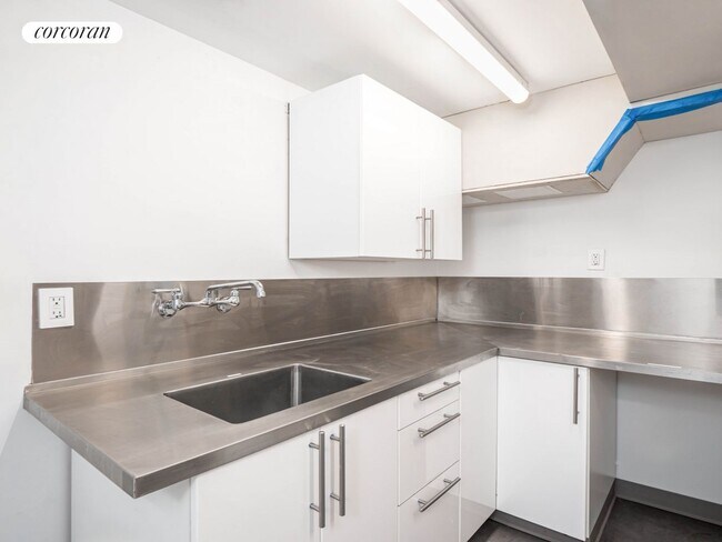 Foto del edificio - 204 E 36th St