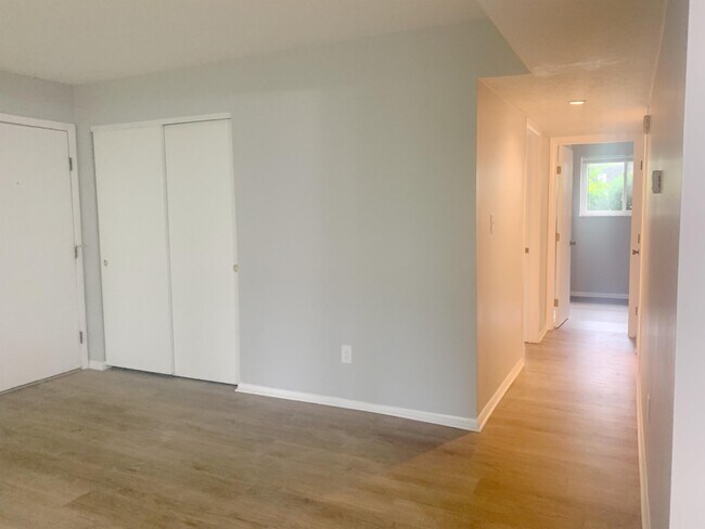 Foto del edificio - 6542 Murray Rd