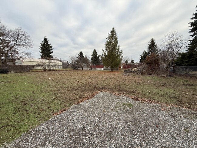 Foto del edificio - 11910 E 10th Ave