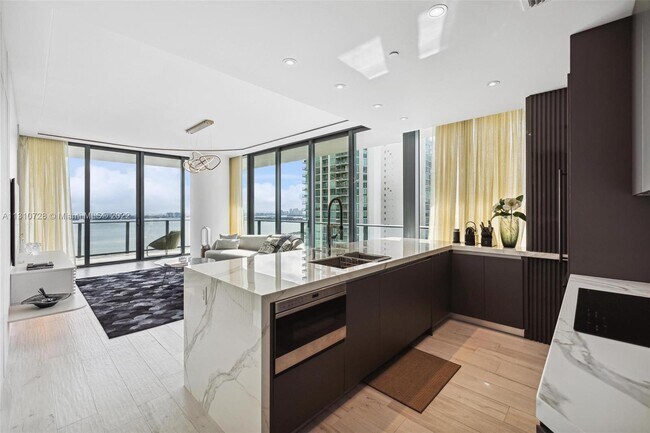 Foto del edificio - 480 NE 31st St
