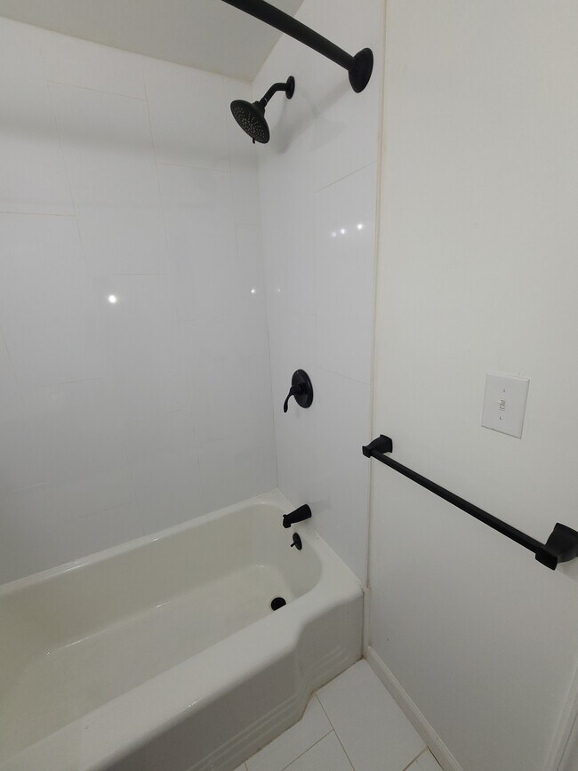 Foto del edificio - 6325 Gardenia St