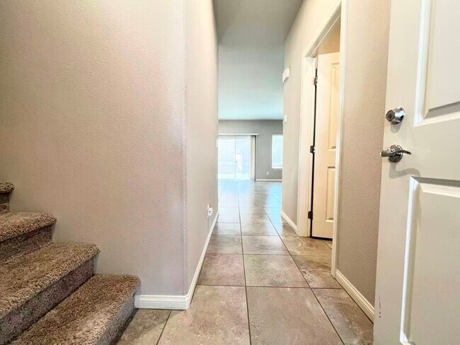 Foto del edificio - 7407 Dragonfruit Ave