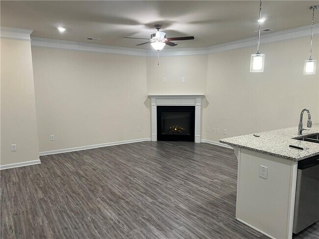 Building Photo - 2323 Buford Town Dr
