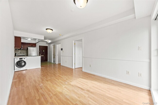 Foto del edificio - 71-33 162nd St