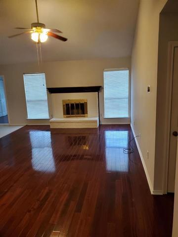 Foto del edificio - 1317 Lakeshore Dr