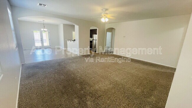 Foto del edificio - 42455 W Santa Fe St