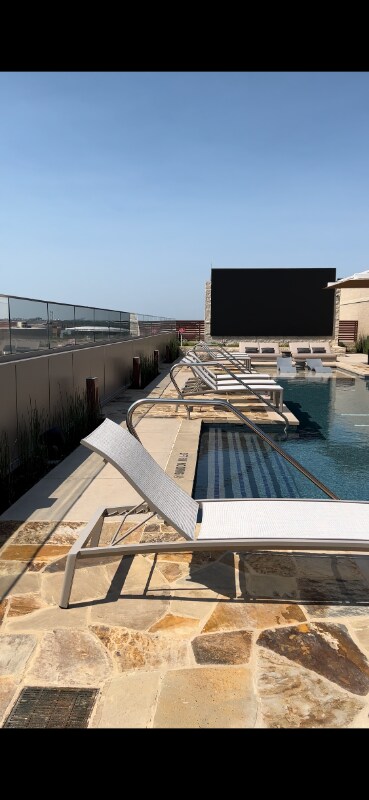 Foto del edificio - 1109 N Interstate Hwy 35