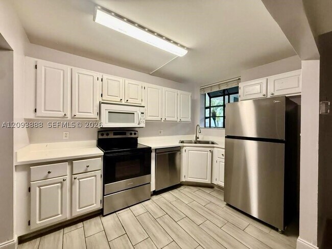 Building Photo - 1258 S Military Trail