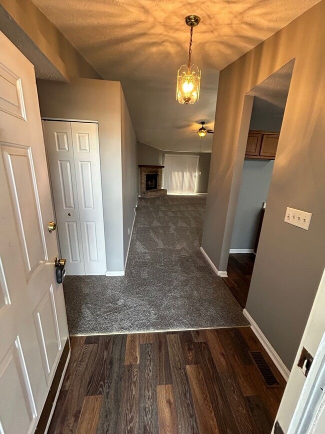 Building Photo - Warren Twp 3 Bedroom
