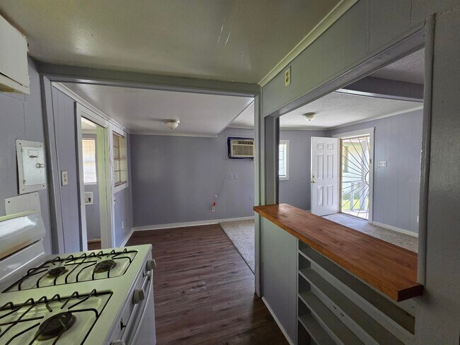 Building Photo - 1320 Faxon Ave