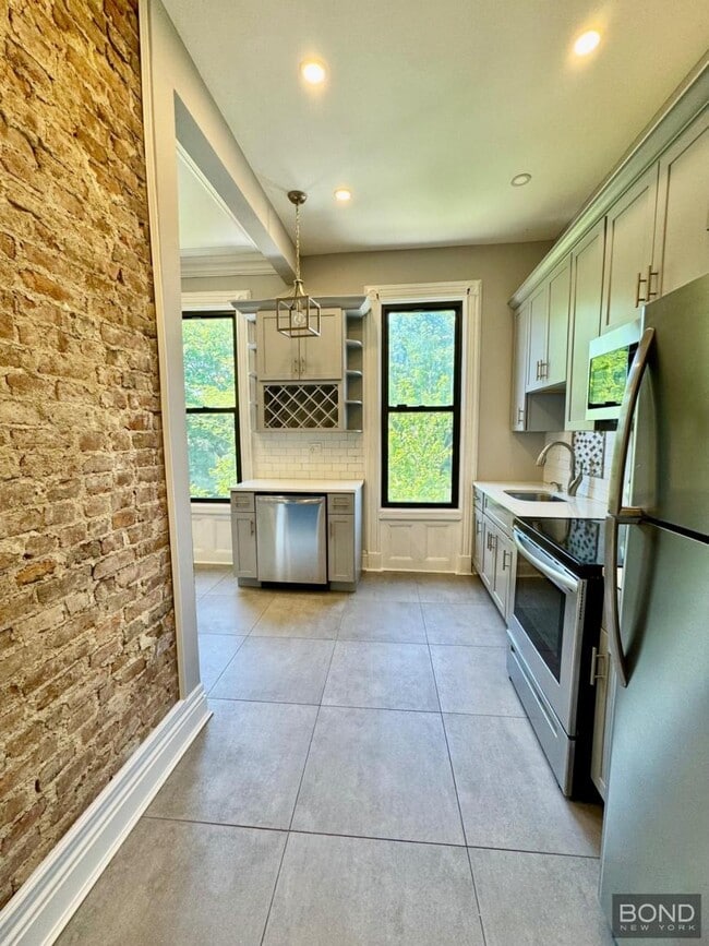 Building Photo - 2 bedroom in BROOKLYN NY 11208