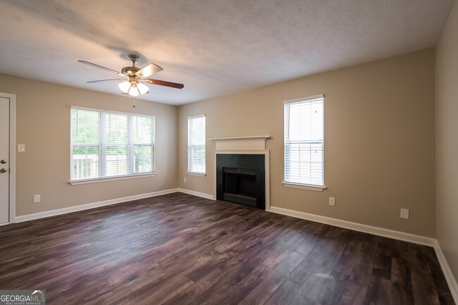 Building Photo - 2295 Burdett Ridge Dr