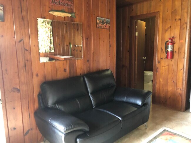 Living room - 2854 Tindel Camp Rd