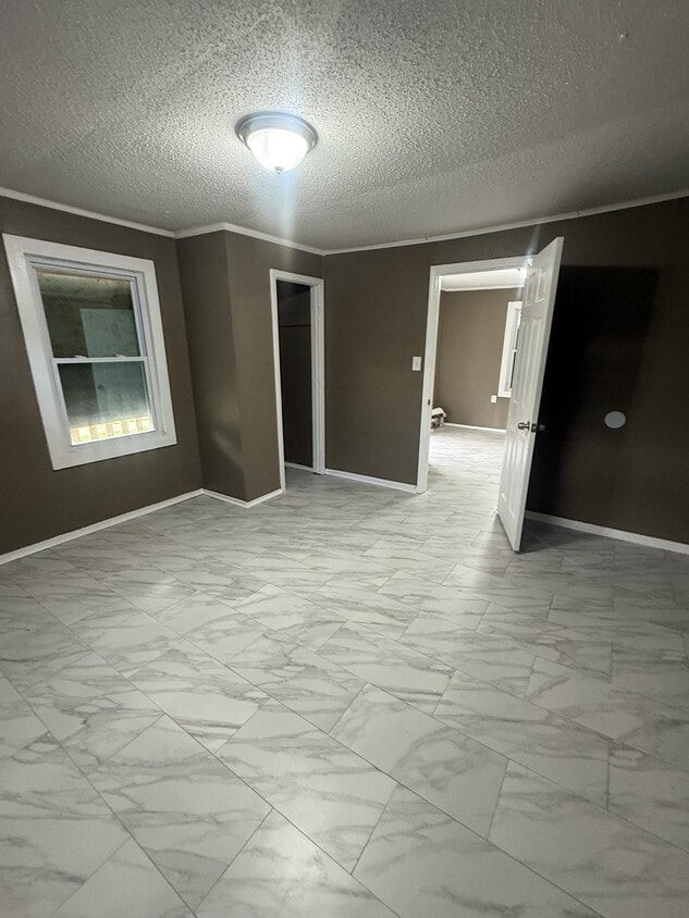 Foto principal - 2352 Hubbard Ave