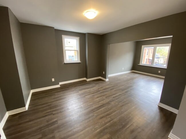 Photo du bâtiment - 254 Holton Ave S