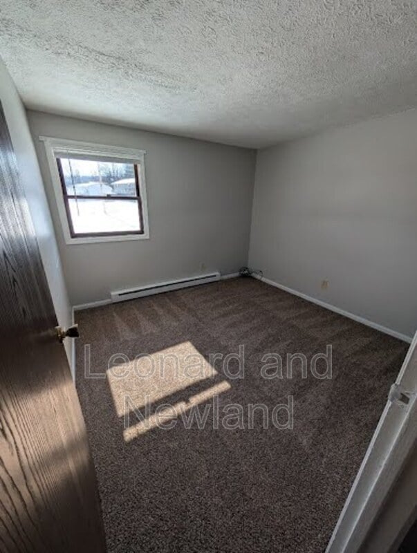 Building Photo - 218 Patricia Dr