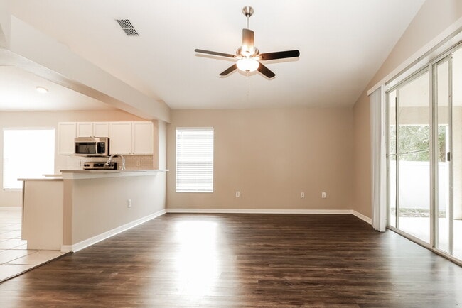 Foto del edificio - 4819 Glenburne Dr