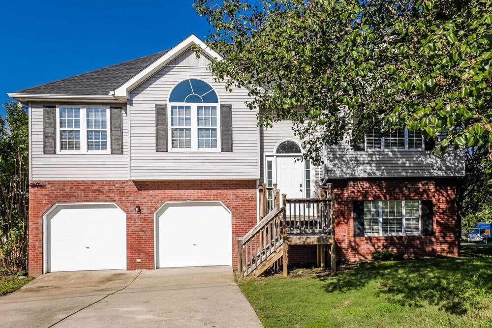 Primary Photo - 222 Rollingwood Ct