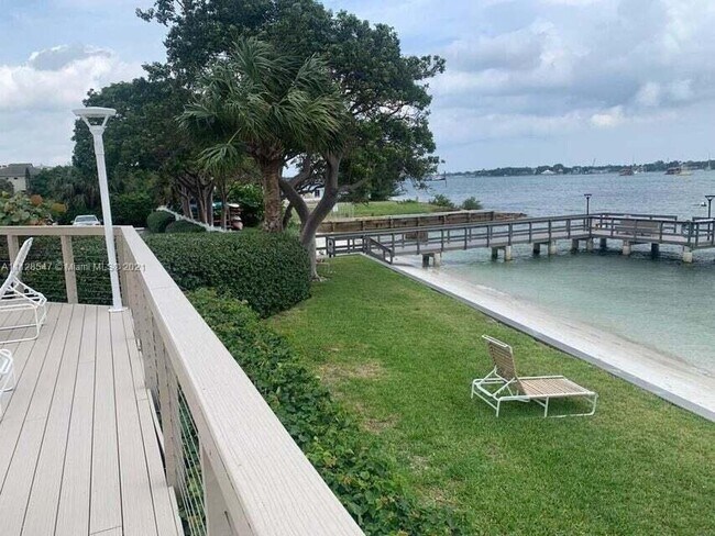 Foto del edificio - 5600 N Flagler Dr