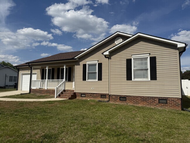 Foto del edificio - 801 Sunview Dr NW