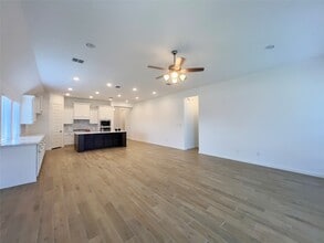 Building Photo - 10931 Spring Wind Dr