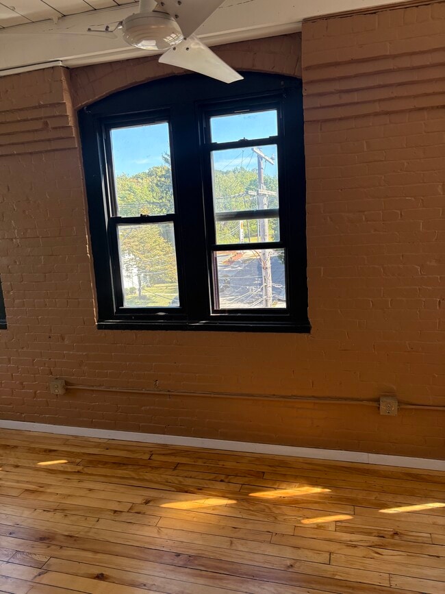 Building Photo - 464 Pratt Street Ext