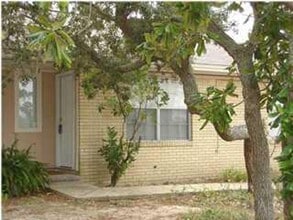 Building Photo - 205 McClure Dr