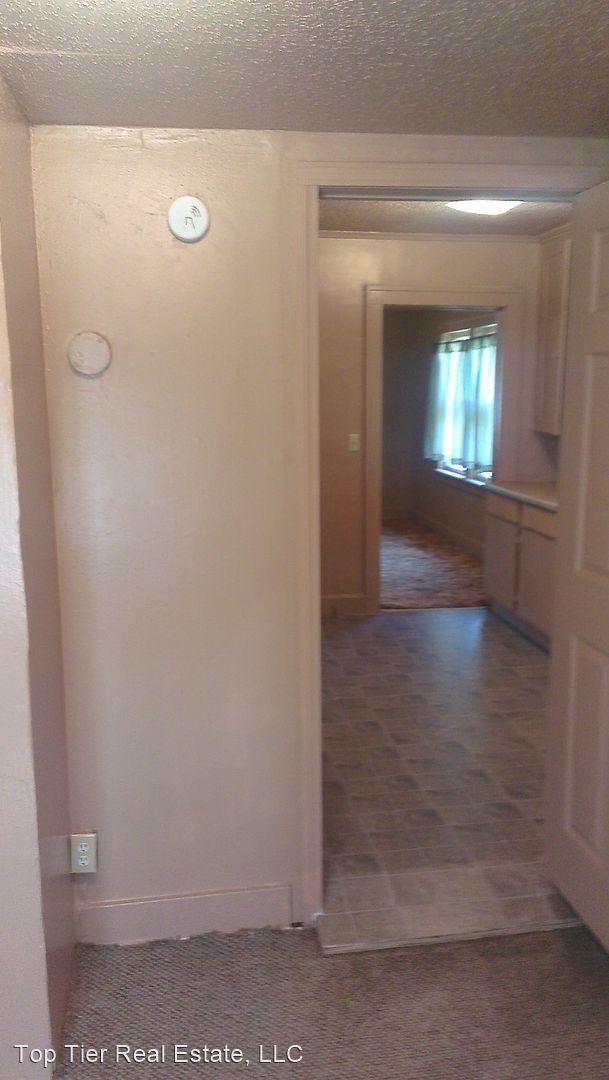 Building Photo - 2 br, 1 bath House - 1428 NE 9th St