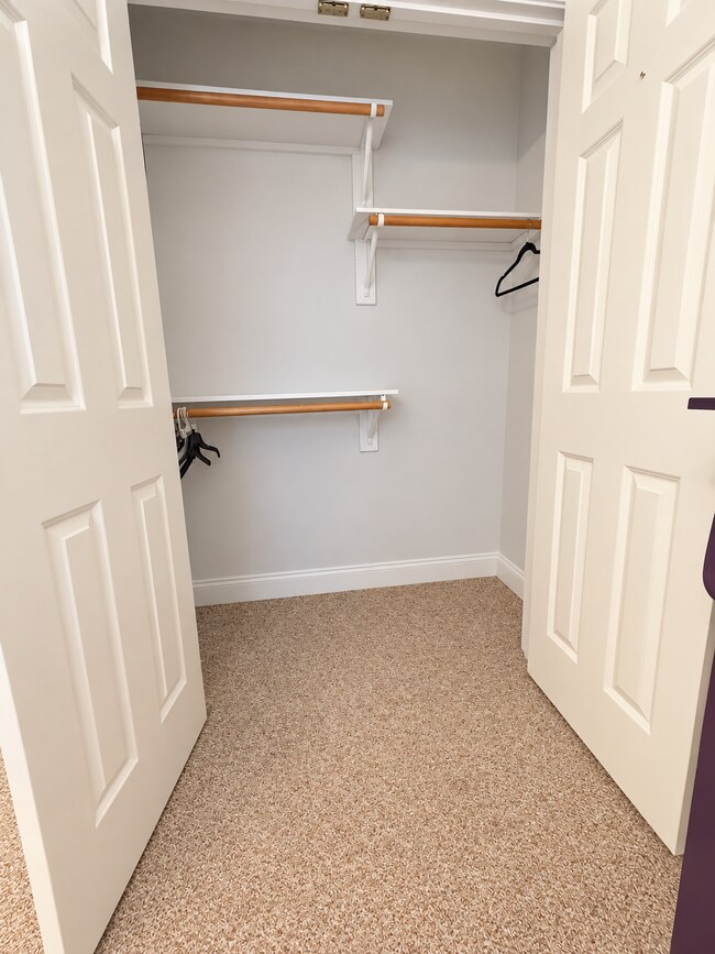 Foto del edificio - The Hampton Castle Haven, Room 2 | Private Bedroom + En-Suite Bath Near Sentara & Riverside.