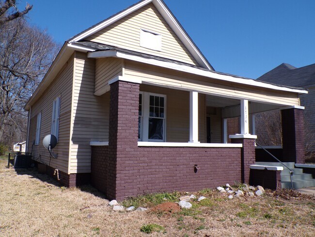 Foto del edificio - 1734 Lee Ave SW