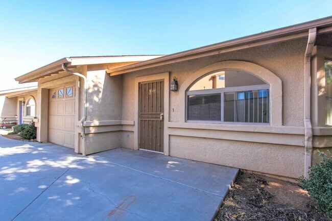 Foto del edificio - 8509 E Leigh Dr