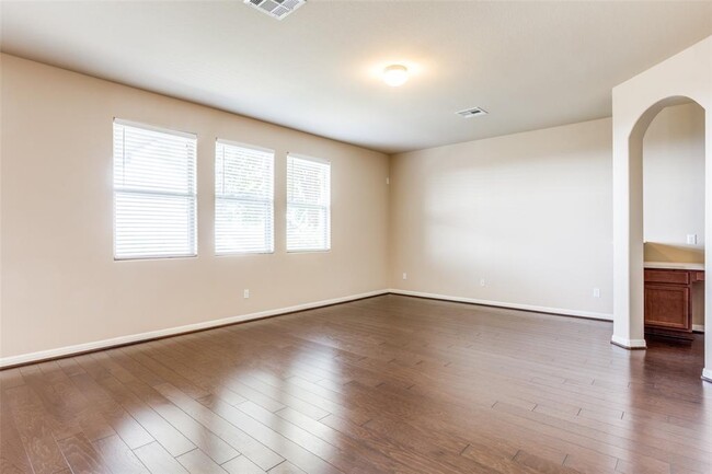 Building Photo - 6235 Aviara Dr