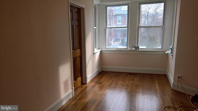 Foto del edificio - 533 Peabody St NW