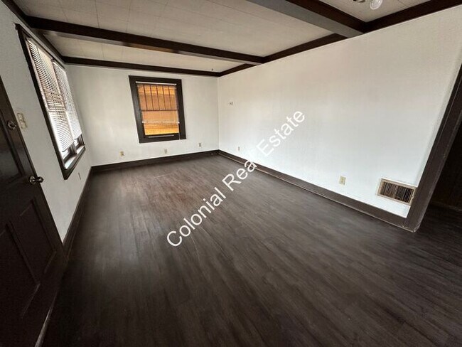 Foto del edificio - Spacious and newly updated 2 bedroom 2 bat...