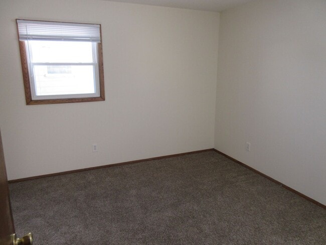 Building Photo - 410