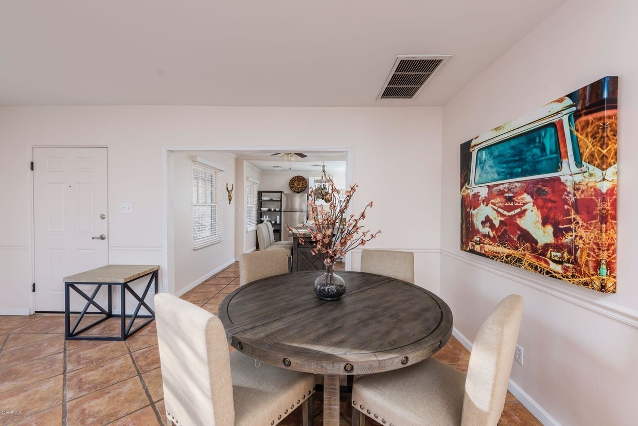 Primary Photo - 1815 N Whittier Dr