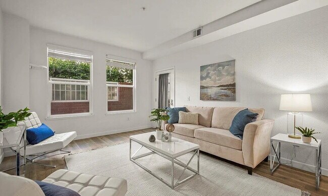 Foto del edificio - Charming Downtown San Jose condo located a...