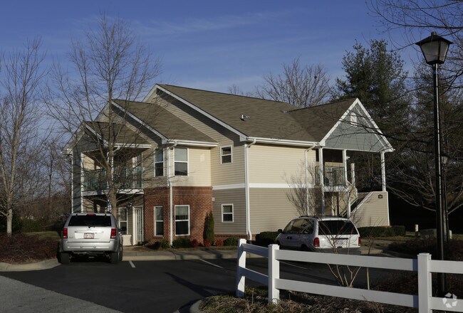 Highland View Apartments Hendersonville, NC