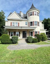 Building Photo - 166 2nd Ave