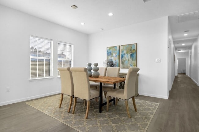 Building Photo - 304 Milby St