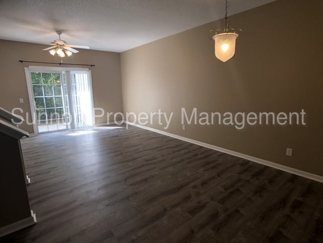 Building Photo - 2 Bed, 2.5 Bath Matthews Townhouse
