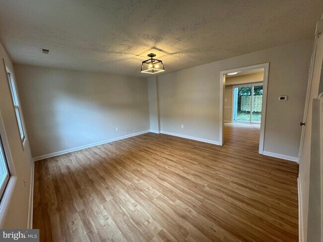 Foto del edificio - 5140 Redbud Rd