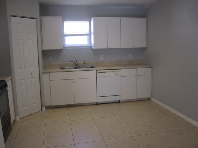 Foto del edificio - Single Family Home~3 Beds~2Bath~Pet Friendly