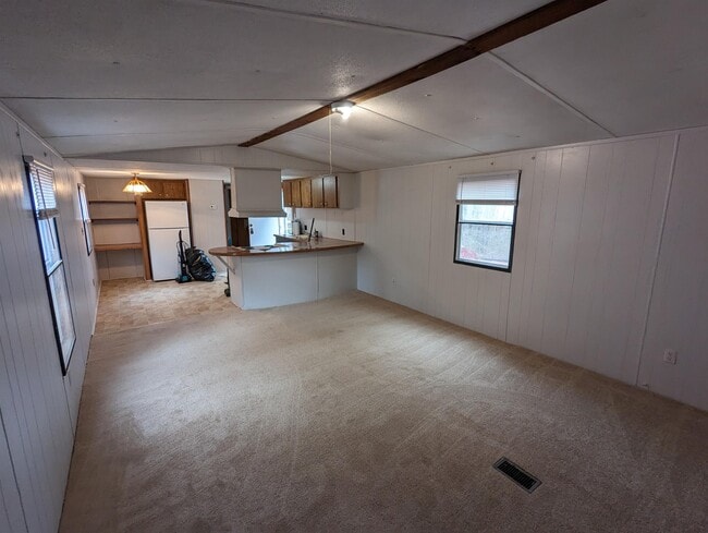Building Photo - 20 K and M Way
